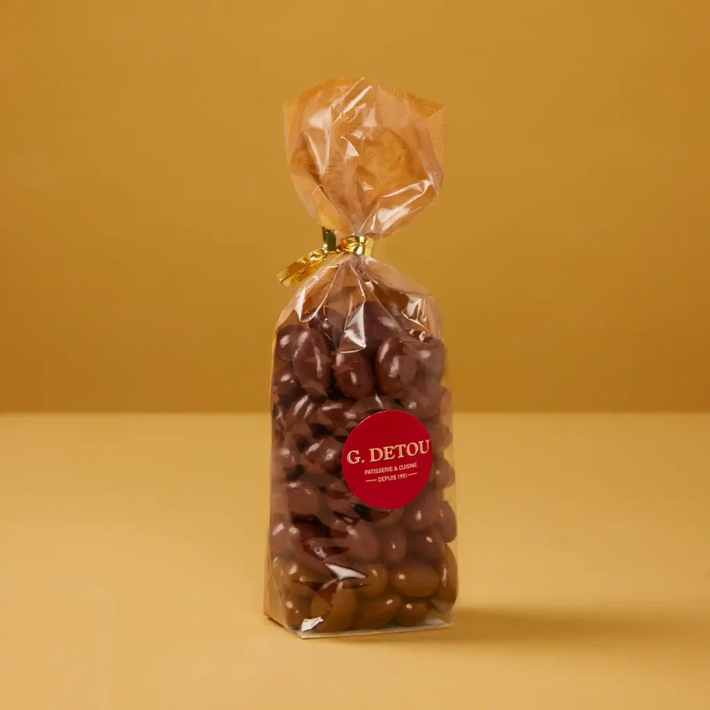 Milk-glazed coated almonds 250g