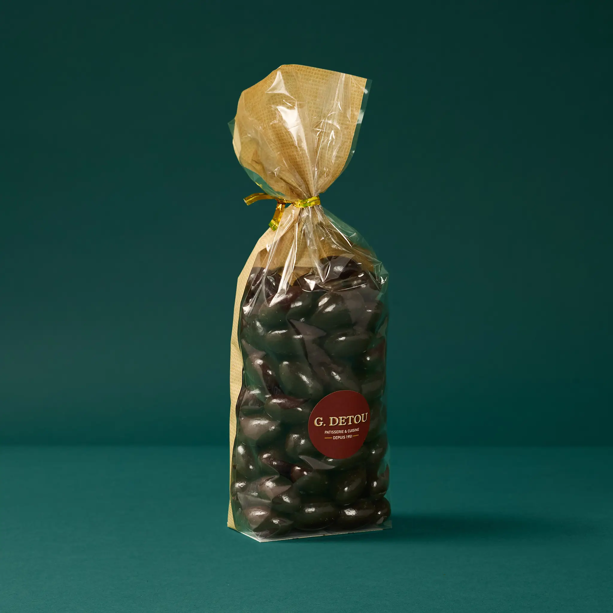 Amandes enrobées vernies noir 250g    CHATINE